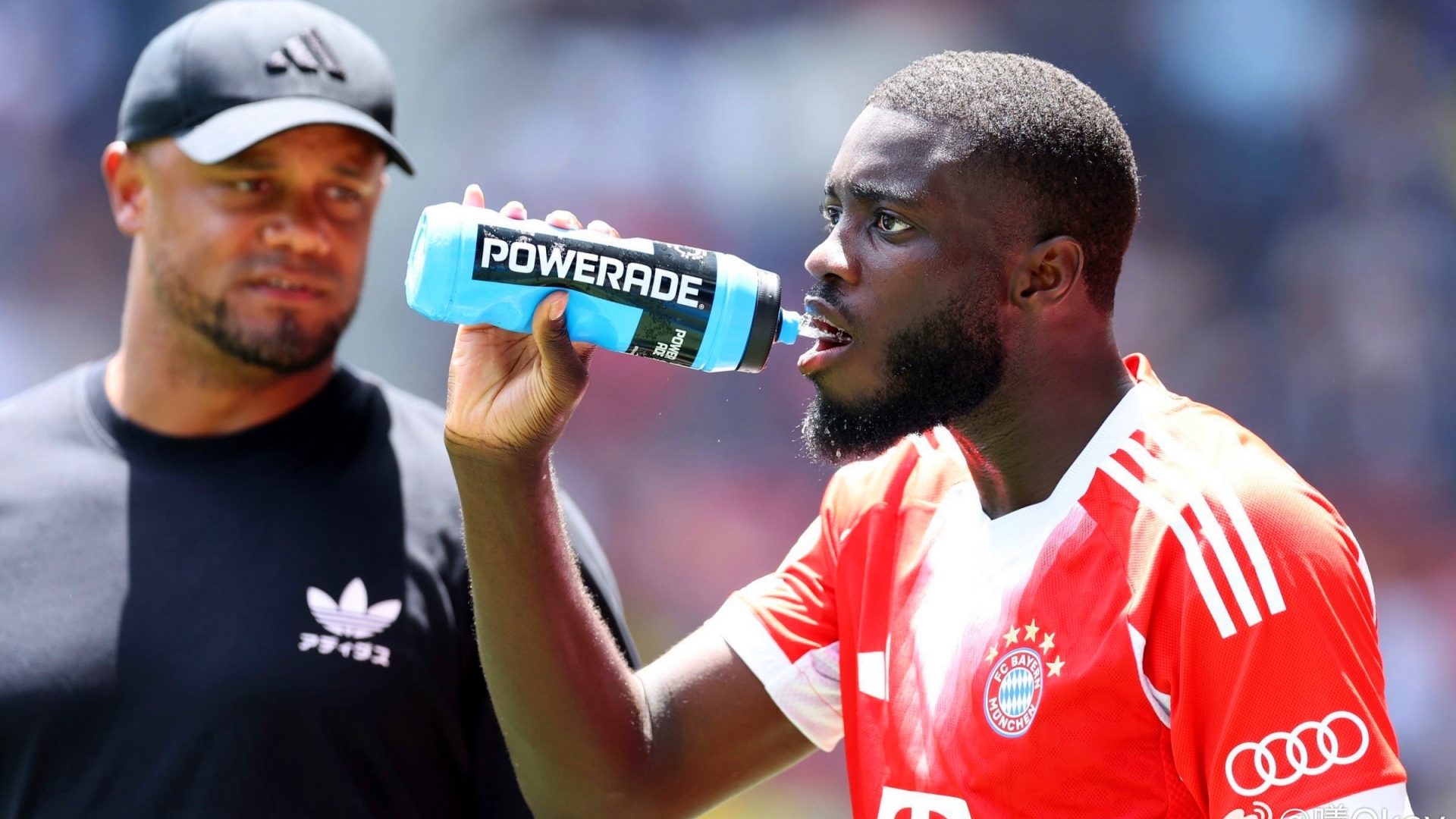 此前据德媒报道，于帕梅卡诺在与拜仁谈判续约时要求2000万欧年薪+加2000万欧