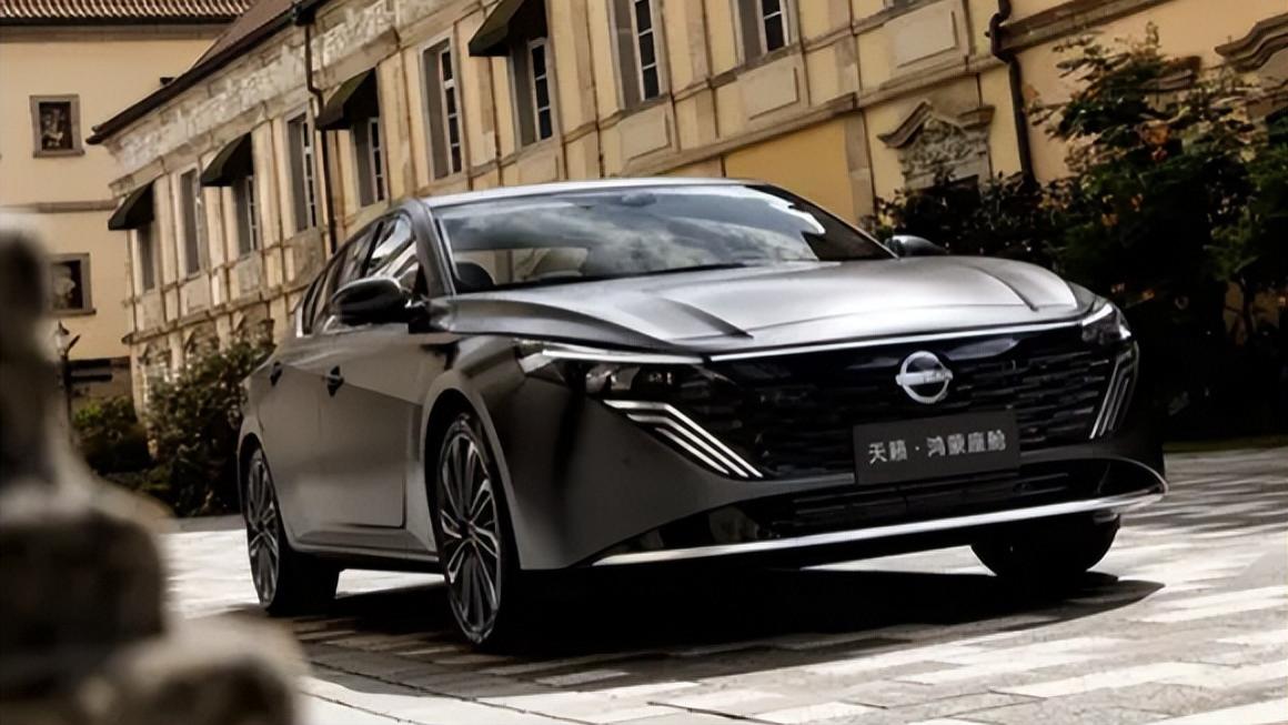 联手华为！新天籁上15.6寸巨屏，配50W无线快充，欲挽救3千月销量