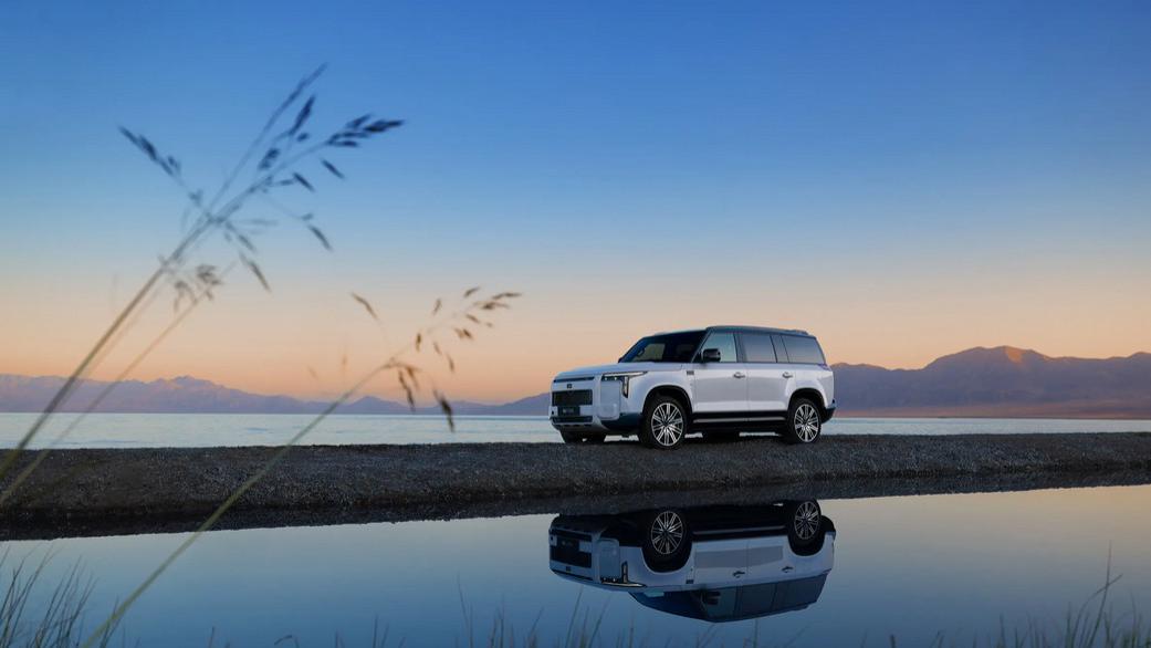 极石ADAMAS上市，增程中大型SUV售34.99万元起