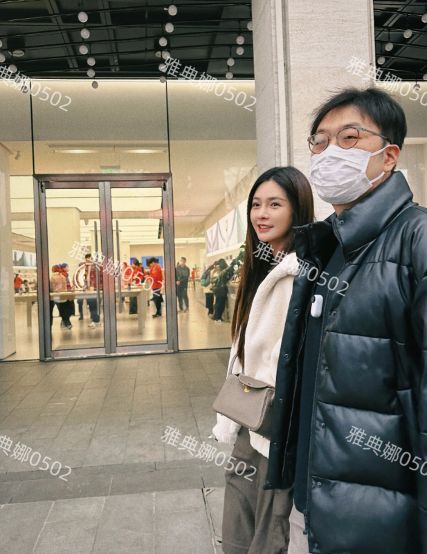 杭州街头偶遇杜海涛、沈梦辰！
沈梦辰好漂亮，又瘦又高，眼睛弯弯很甜美，本人是个大