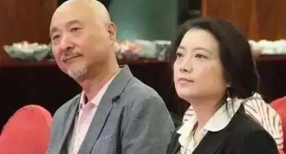 陈佩斯电影《戏台》逆风翻盘，他老婆王燕玲可是一点都不糊涂，风骨能当饭吃？

