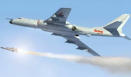 中国在南海部署两架轰-6战机！美国及其盟友在南海的活动，将会大大受限！
永远不要