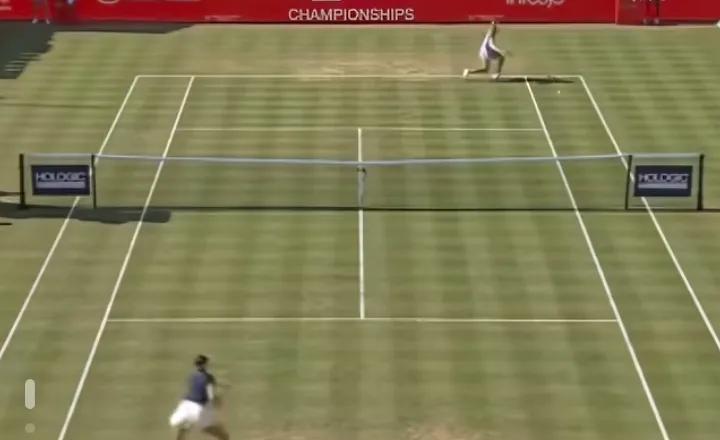 WTA500伦敦站半决赛中，
郑钦文1-2遗憾惜败尼西莫娃！
第一盘，
郑钦文打