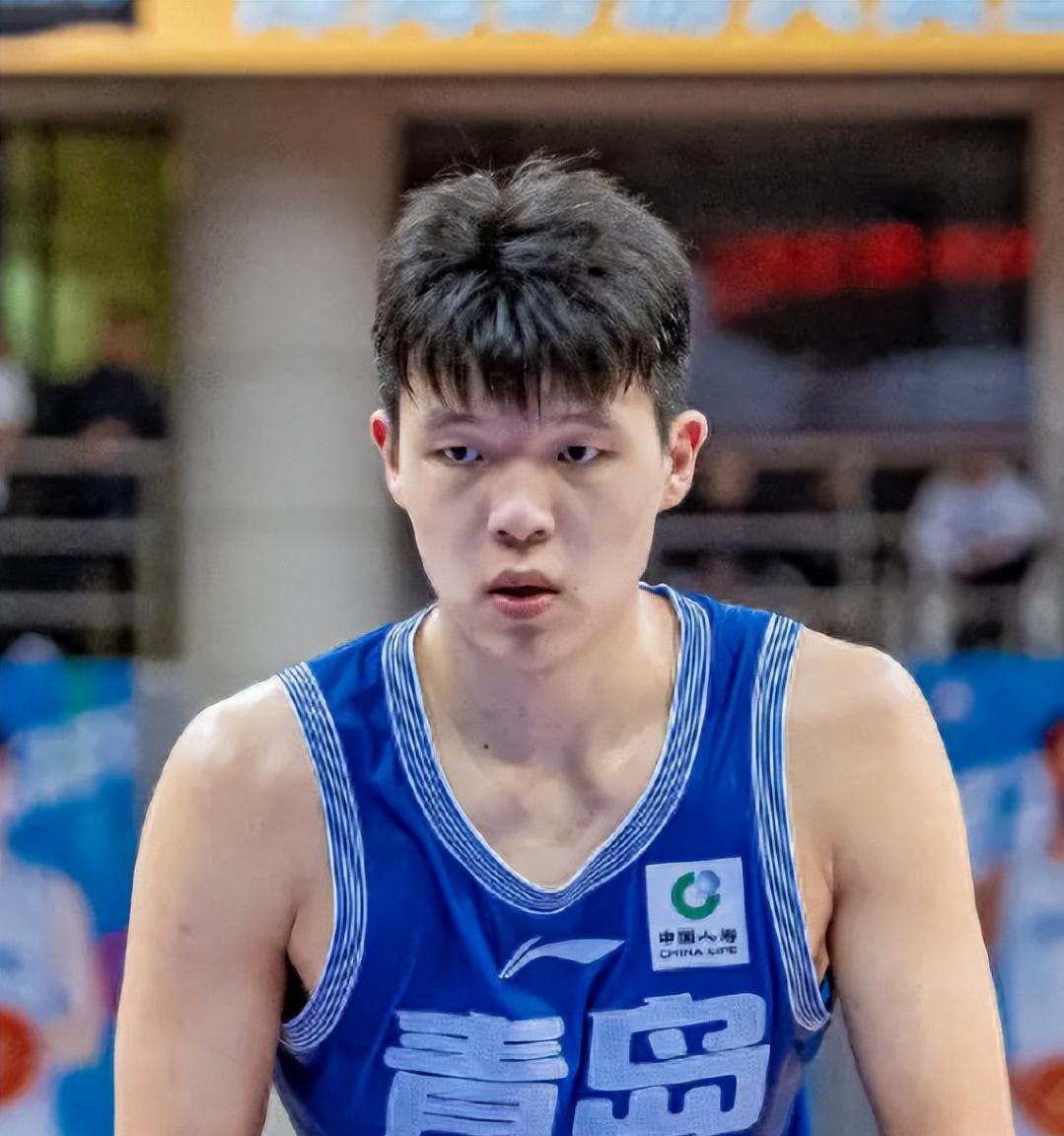 杨瀚森这样子去NBA，悬。
与浙江的两场比赛，大杨一共得了24分，关键是篮板只有