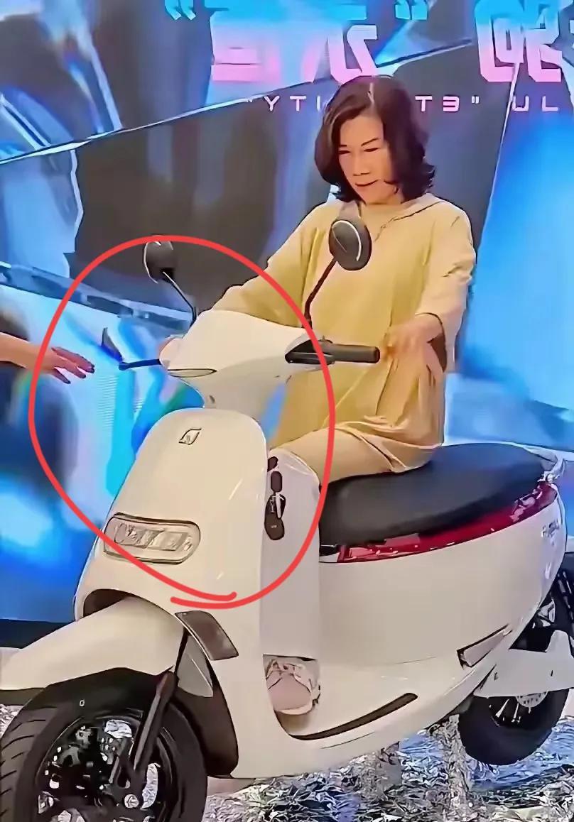 格力电动车999元！感觉这次董明珠找对赛道了。
这把我站在董明珠这边，999的两