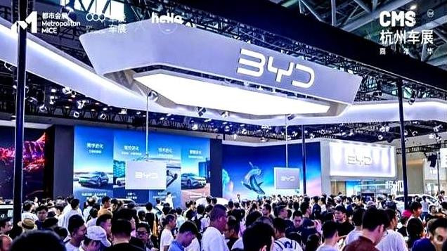 杭州车展连办5天，噱头十足引围观，补贴背后各打算盘