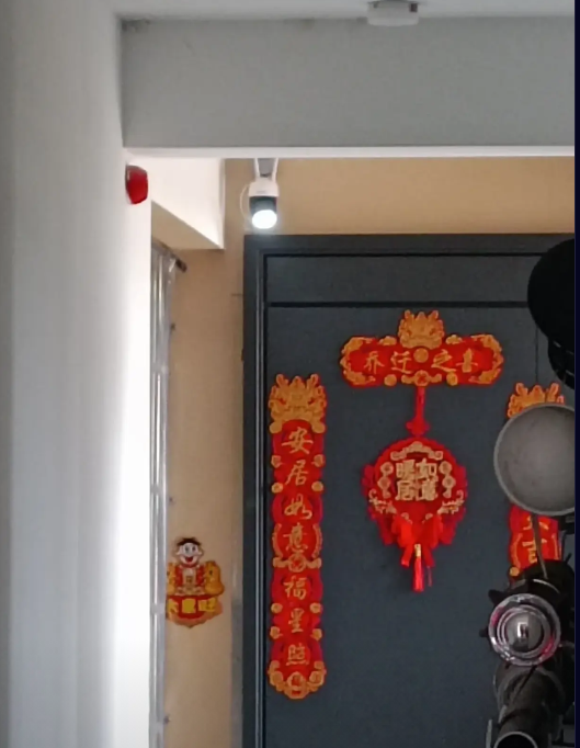 

邻居在门口装了摄像头，这事儿可真让我头疼。

那摄像头装得位置，正对着过道，