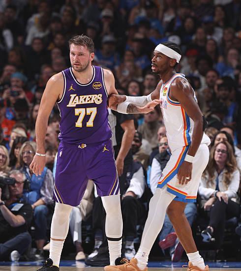 湖人客场惨败雷霆29分：
1.平静看完被屠杀的一整场，作为一个非常乐观的湖人球迷