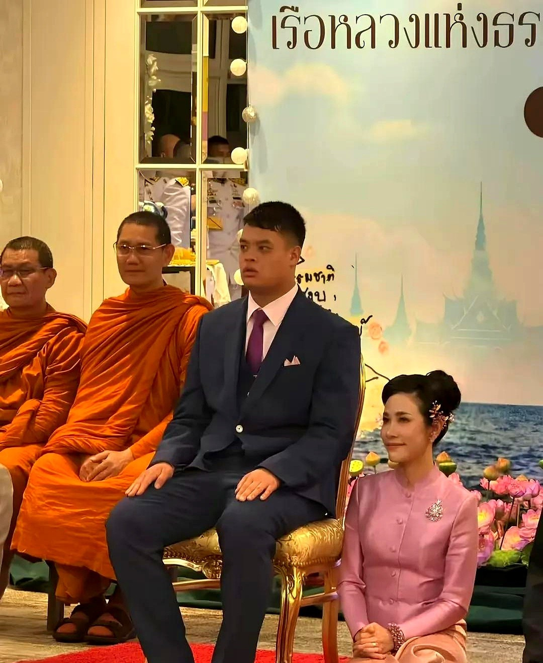 提帮功：对王后不敬，对贵妃献殷勤











---







