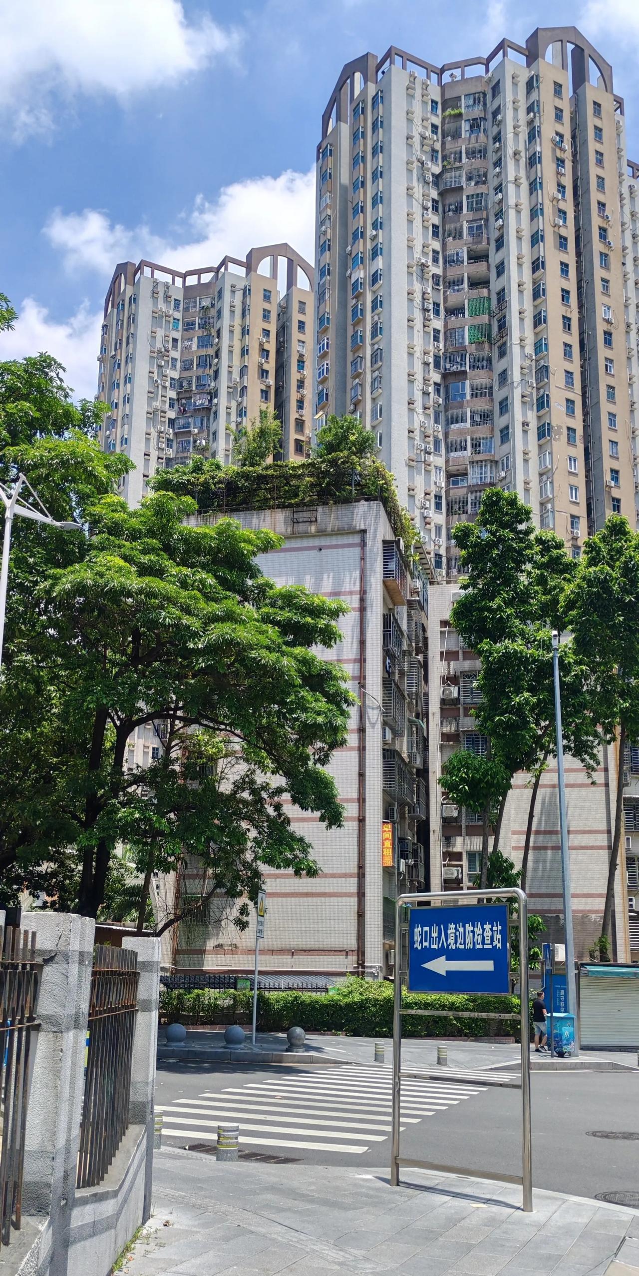 #头号创作者激励计划#
有一点我真就不明白了，人死后，不是都先送往殡仪馆，放在冷