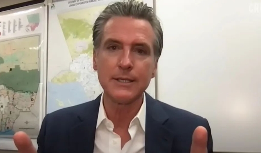 特朗普遇到真正的狠人了！如果特朗普真把加州州长纽森抓起来，可能送进去的不是监狱，