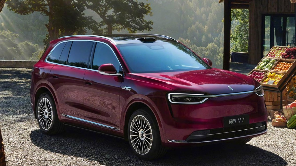 全新问界M7内饰曝光，配3块大屏，这回热销又稳了？