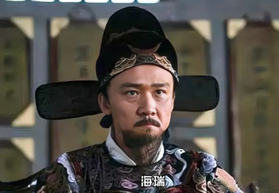 在《大明王朝1566》中，为什么嘉靖皇帝不杀海瑞？

说到底，嘉靖还是要脸的。这