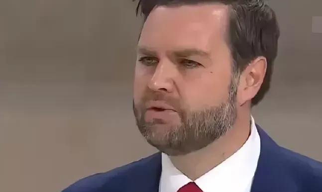 万斯这傻子，又说了傻话：“支持对中国征300%关税？”这也太离谱了，145%的关