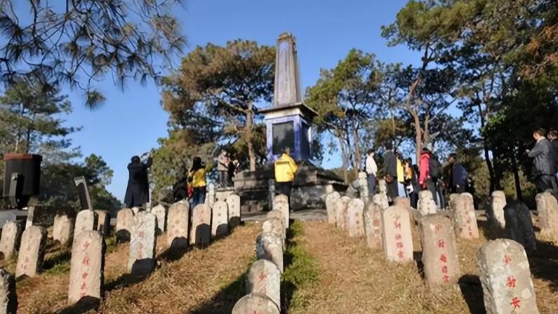 跪在云南腾冲的4个日本兵雕像，日方要求拆除，中方：3个条件