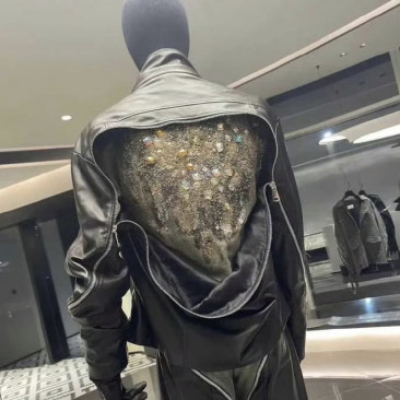 真的搞不懂，这种衣服谁会买去穿？
