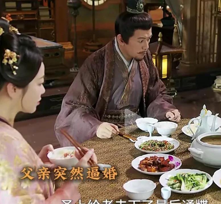 《书卷一梦》南桁告诉你要想把媳妇儿娶回家，一定先要搞定老丈人和小姨子。
宋一梦还