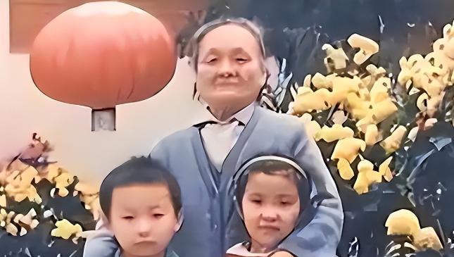 1966年，一对干部夫妻被带走，临走前把6个孩子托付给47岁的保姆高玉清，10年