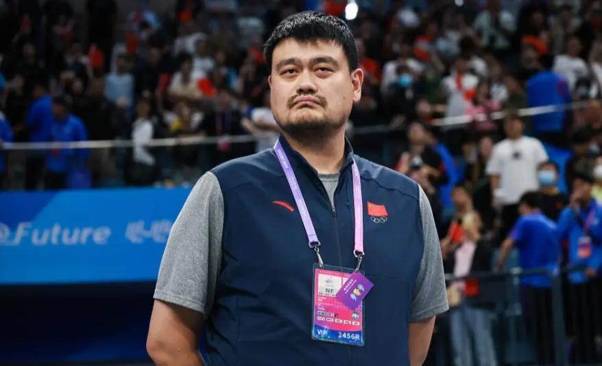 中国篮球向左OR向右，现在走向与姚明完全不一样的路。
随着中国男篮在2019年惨