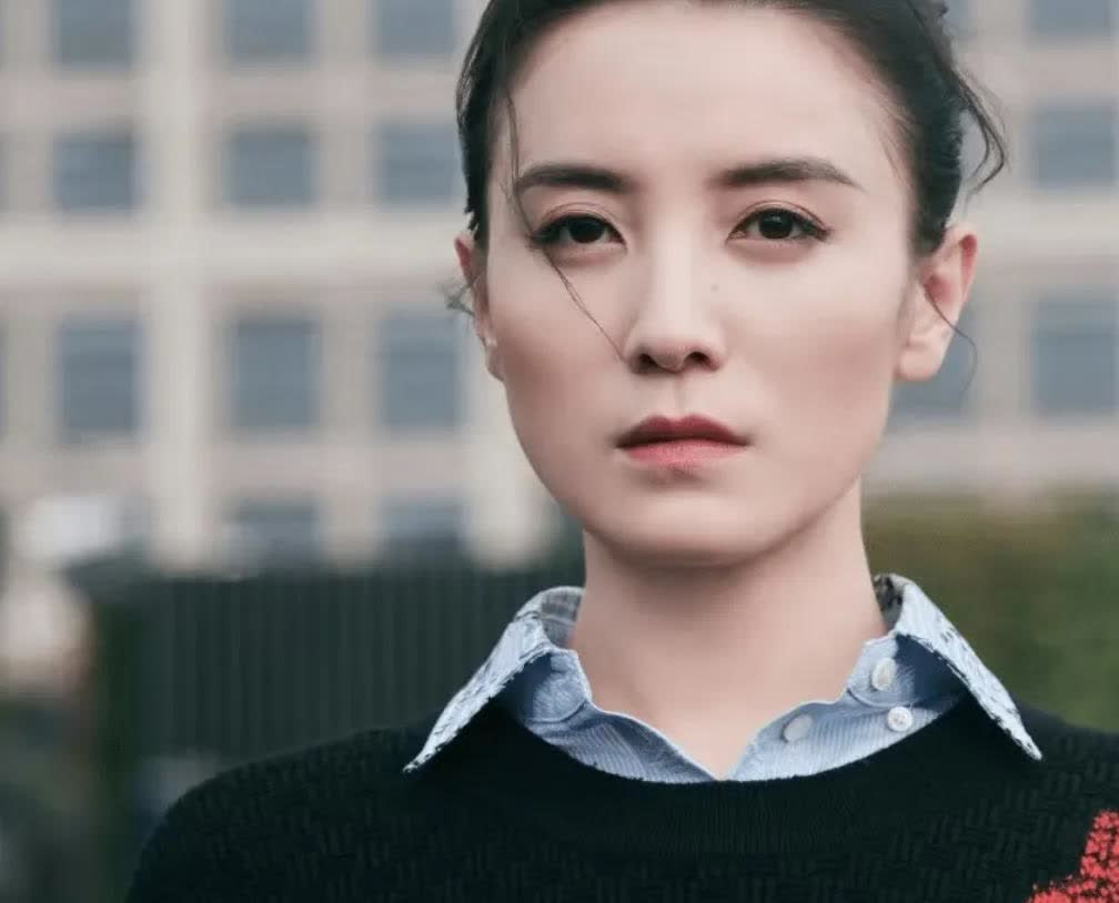 大家不要再羡慕宋佳了
我们估计不可能成为她
仅这一个条件，大多数人都无法做到