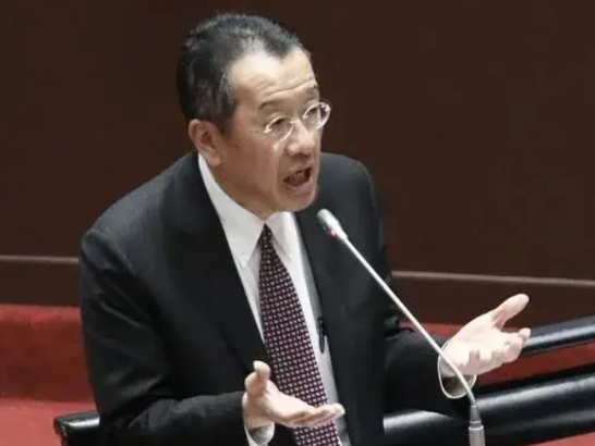 解放军于台海开展军演，顾立雄狂妄叫嚣：实乃麻烦制造者

解放军昨日极为罕见地两次