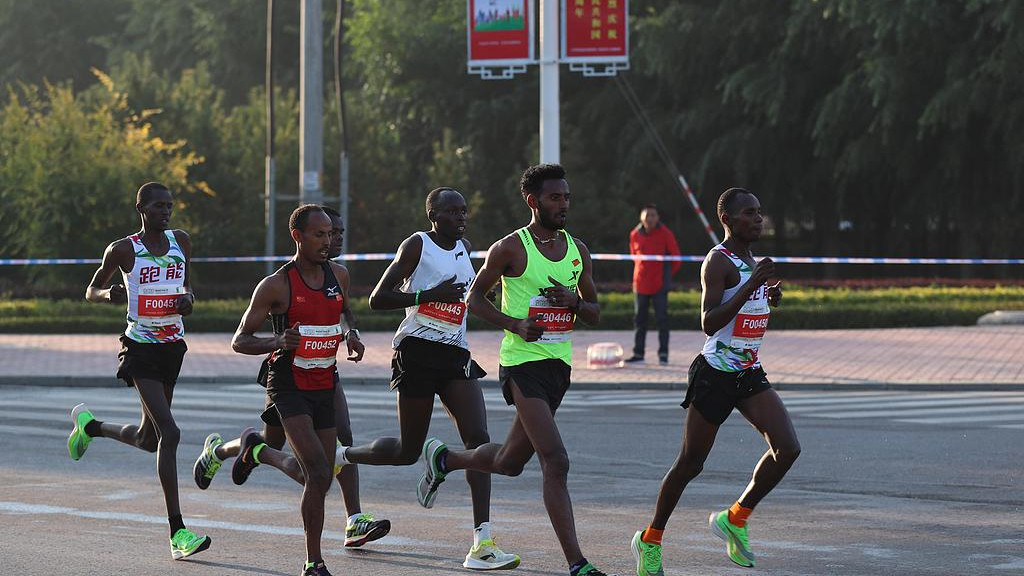 可穿戴设备数据革命：马拉松选手实时生理监控系统