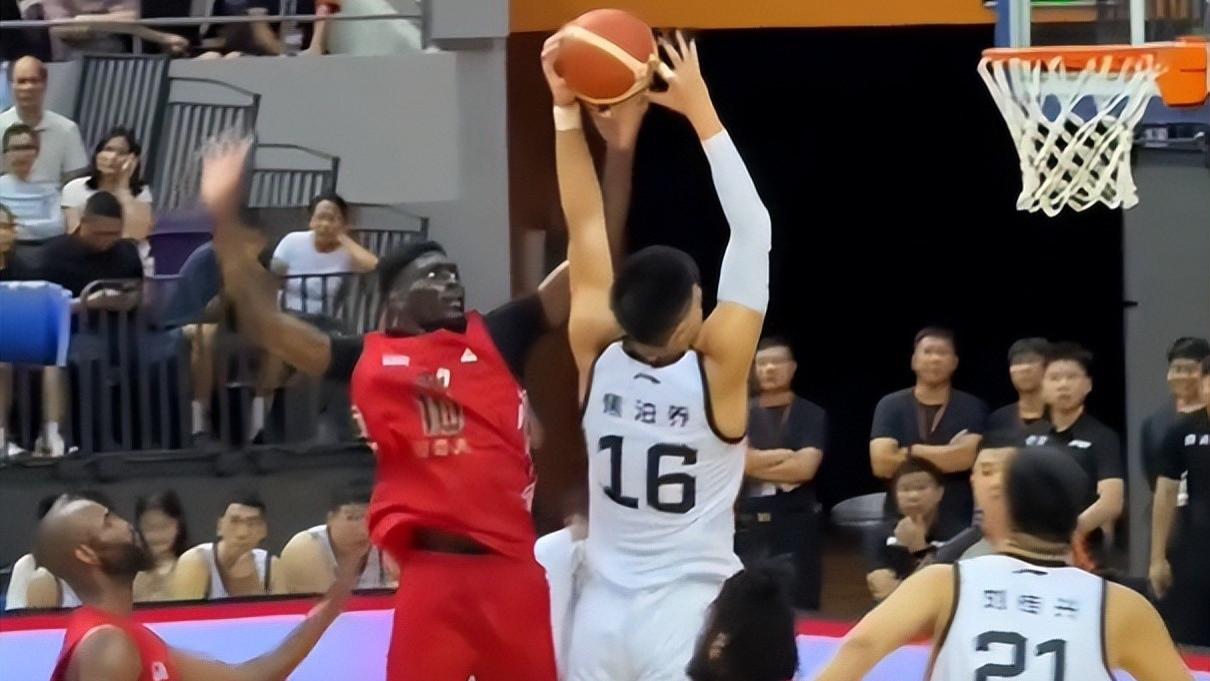 太惨了！焦泊乔惨遭黑手