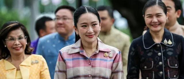 最后期限至，佩通坦可能会向泰国宪法法院申请延长答辩时间。
等待她的有四个结局:1