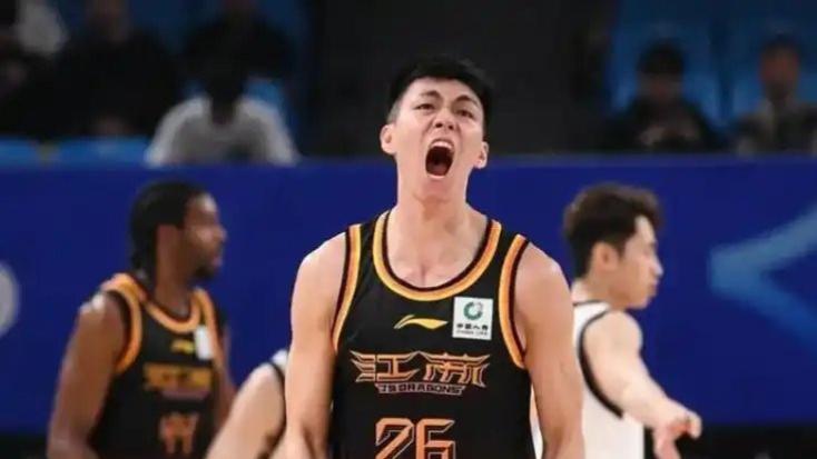 最佳新秀没跑了！轰34分6板4助成江苏核心，名记：全明星大有希望