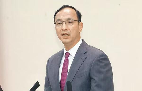 蓝营要员宣布退出角逐！民调出炉，朱立伦布局失败，黄国昌发声！
张雅屏突然宣布退选
