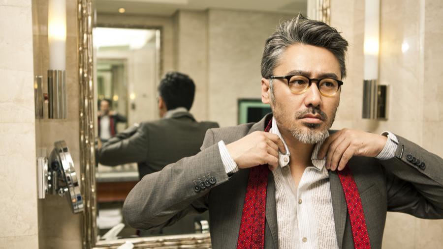 吴秀波再添6200万执行！累计已逾7.8亿，被曝移居英国到菜馆驻唱，时薪25英镑