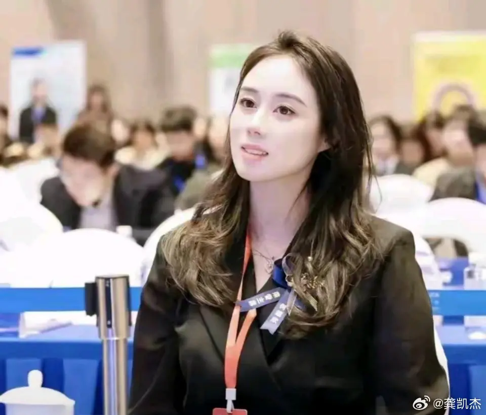 她看不上老王的儿子，本身就是太优秀了！