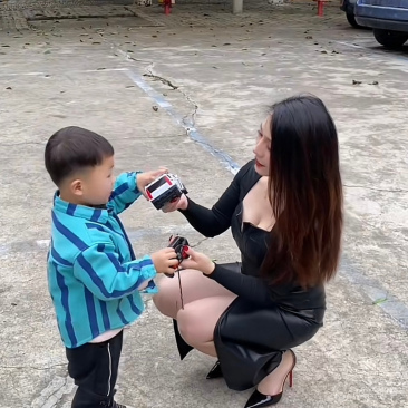 小孩子一般都很喜欢小姨是怎么回事！