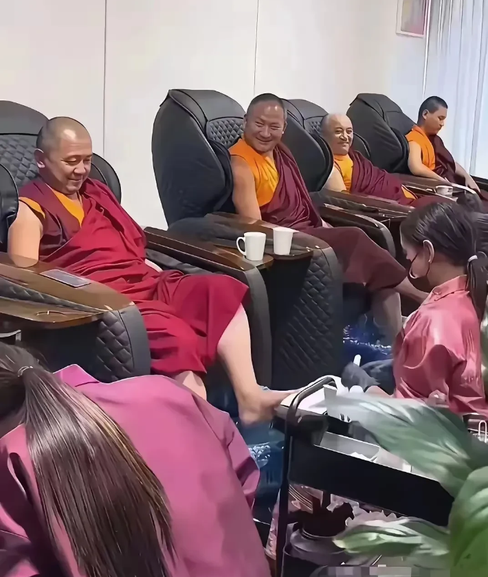 六根清竟成笑谈，佛门乱象之下，佛法何在？佛祖是该要清理门户了。