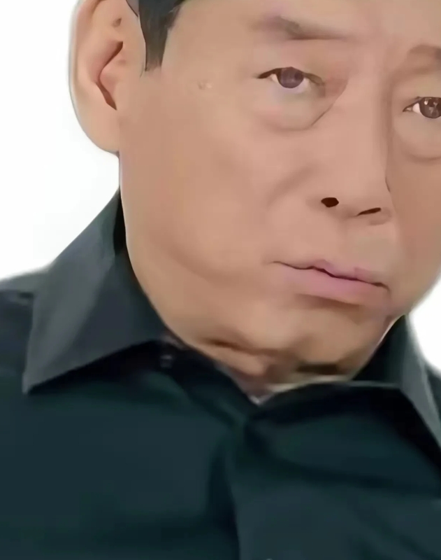 比亚迪这回可真是让同行眼珠子都瞪出来了。

刚发布的财报显示，去年总营收冲到77