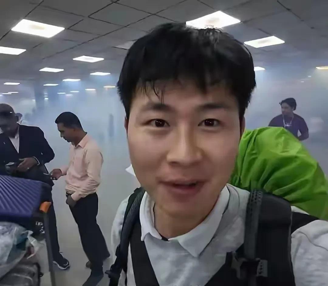 之前有一次杜克把一哥哭的地方剪掉了 他给他兄弟留足了尊严。
一哥每次煽情基本都是