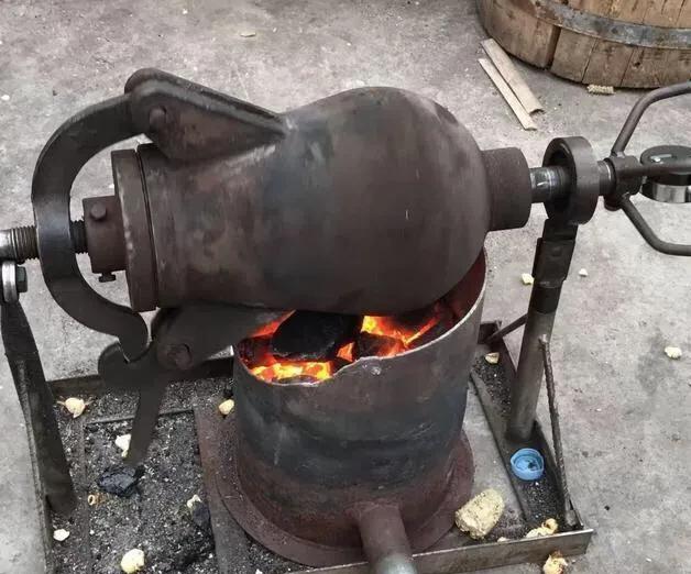 瓜迪奥拉在曼城的困境
我个人觉得，瓜迪奥拉是真的不会使用中锋球员，别看三冠王时期
