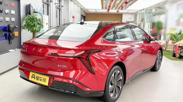 16万买C级车，550km续航+全场景智驾，带你看红旗天工05