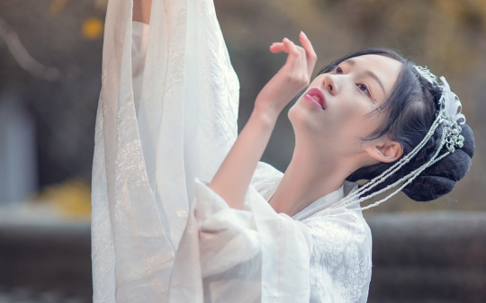 妻子假装和我恩爱一生，却在我病入膏肓之际，终于露出真实面目：“你终于死了，我太开心了~”