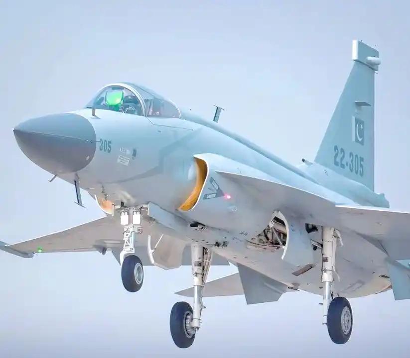 感谢三哥六架战机被击落，给中式武器做了活体广告，中国武器市场取得重大突破！
巴基