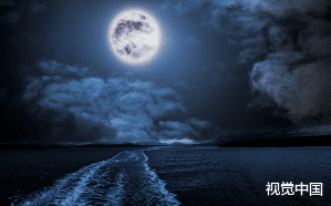 毕业十年再见白月光，却发现她早已变质，成为烂泥