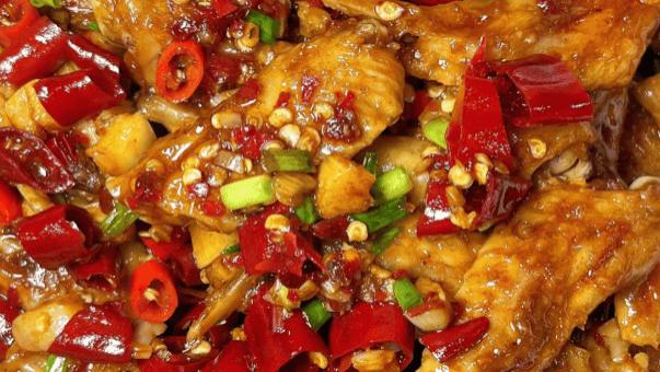 江西辣鸡翅尖：香辣过瘾巨上头，用鸡爪配方做翅尖居然这么绝！