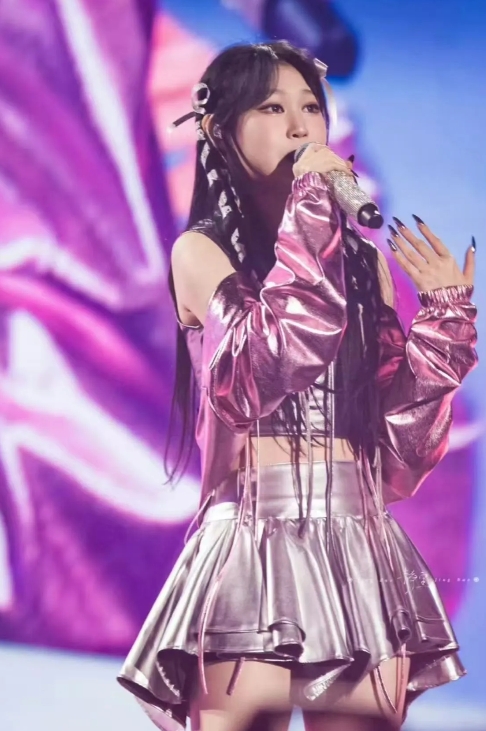小沈阳一开始就错了

如果最开始的小沈阳换一种思路把女儿带上台，唱歌表演或许结果