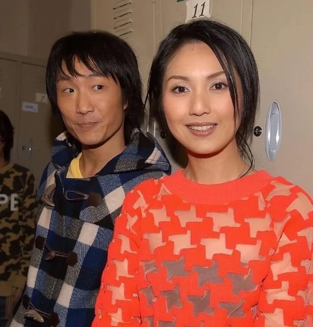 看网上说郑中基又㕛离婚了，第一任阿萨，第二任余思敏，难道他心中最爱的白月光一直是