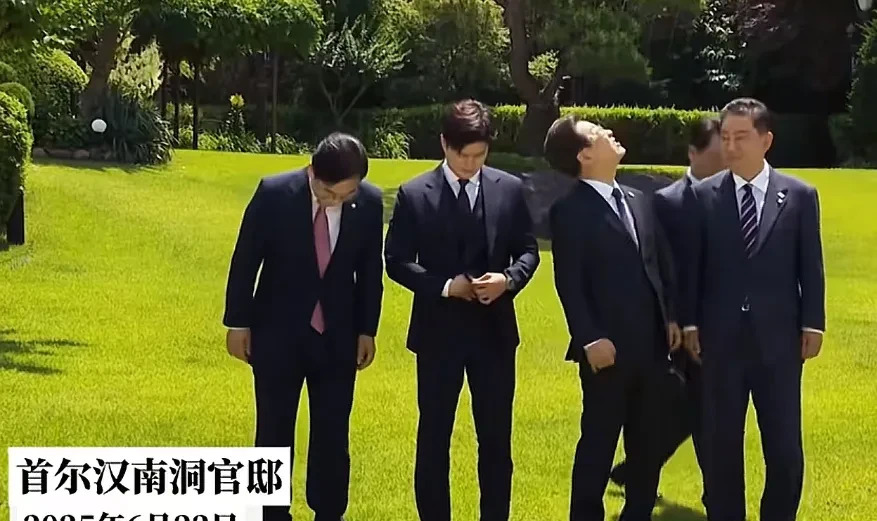 李在明请吃饭，六个人，有讲究











天呐！李在明请客吃饭，这可不