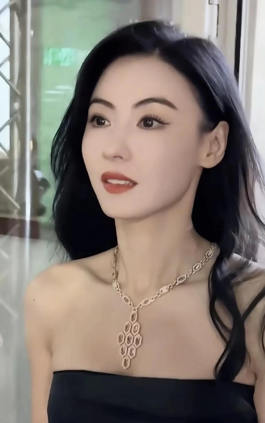 张柏芝这样的女人，
没有什么不可以原谅的！
谢霆锋一定被沙子迷了眼睛才会选择王菲