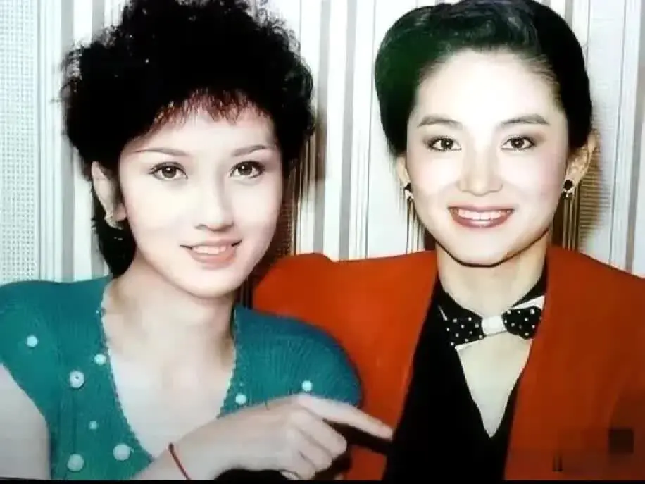 赵雅芝与林青霞的颜值对比，谁更受欢迎呢？