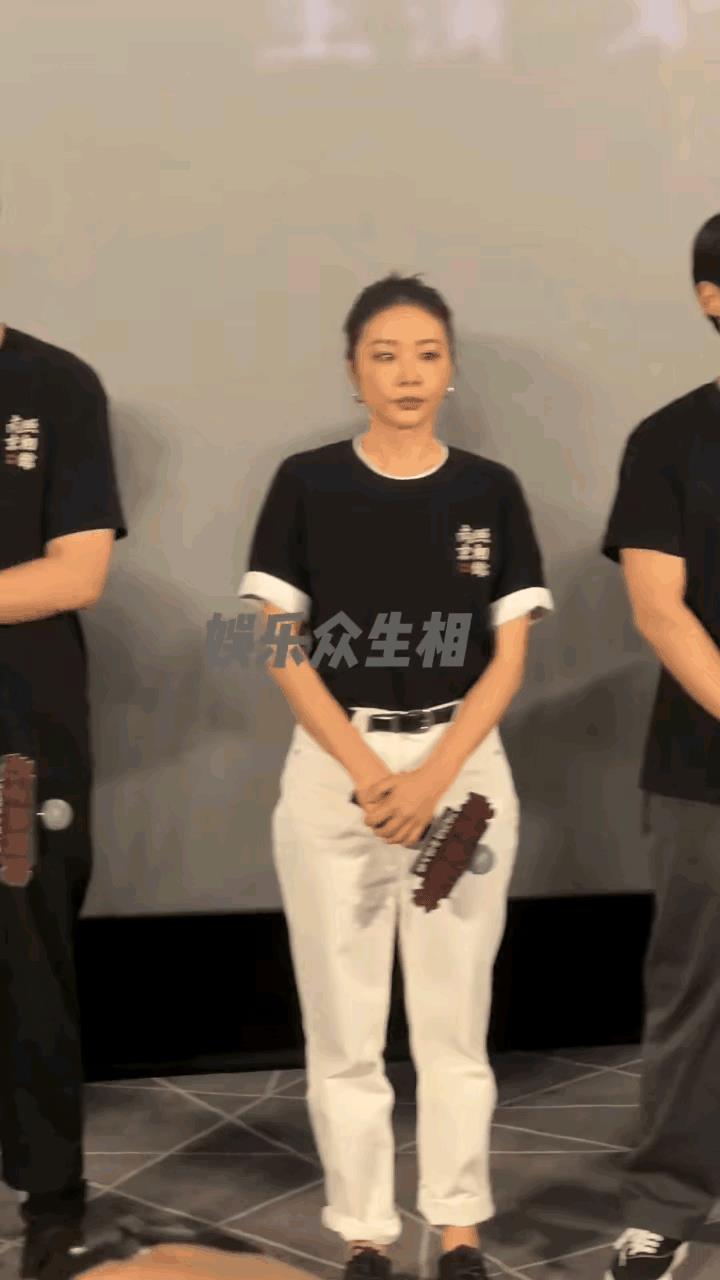 王传君
给人的感觉，闷闷的
好像还没走出南京照相馆
片子都上映了，他人都萎靡了