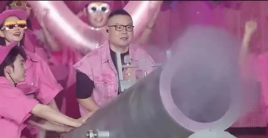 岳云鹏个人演唱会爆火的深层原因！
岳云鹏个人演唱会在北京如期举行，没有想到场场爆