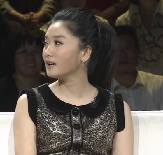 歌手玲花说：“我老公当时准备追我的时候，他是先问的曾毅，当时曾毅直接就拒绝了他，